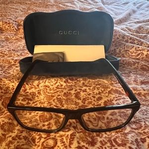 Gucci unisex optical glasses with case and cloth